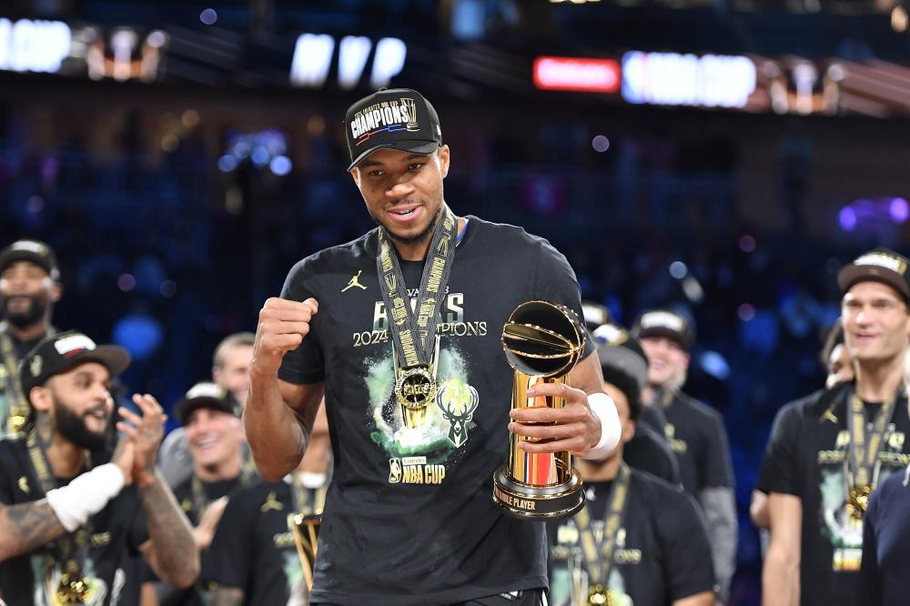 一张身披国 一张身披国